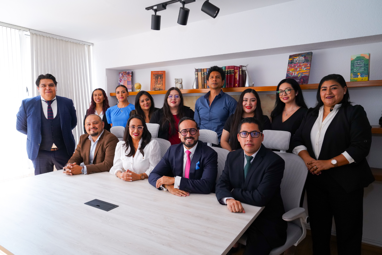 equipo-salazar-y-solis-abogados