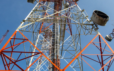 Denuncias por cobros a empresas de telecomunicaciones reavivan debate sobre facultades municipales